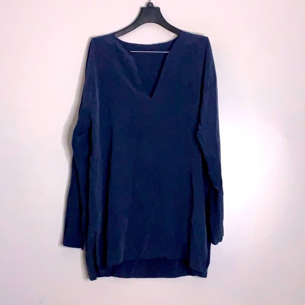 VINCE silk V-neck long sleeve dark navy blouse women’s tunic top medium